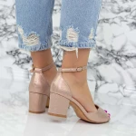 Vastag sarkú szandál XKK566 Pezsgő » MeiShoes.ro