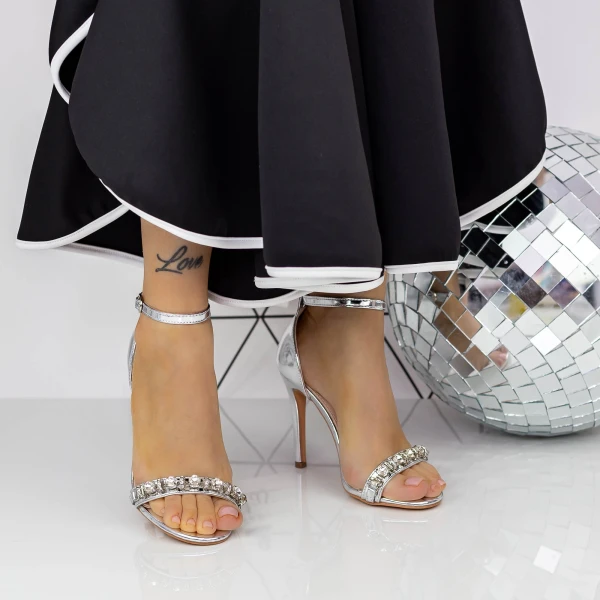Karcsú sarkú női szandál 2XKK119 Ezüst » MeiShoes.ro