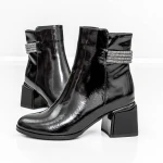 Vastag sarkú bokacsizma K577-37C Fekete » MeiShoes.ro