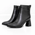 Vastag sarkú bokacsizma K5826-5049A Fekete » MeiShoes.ro