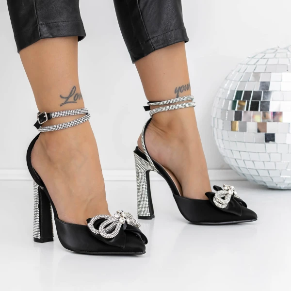 Vastag sarkú cipő 3KV25 Fekete » MeiShoes.ro